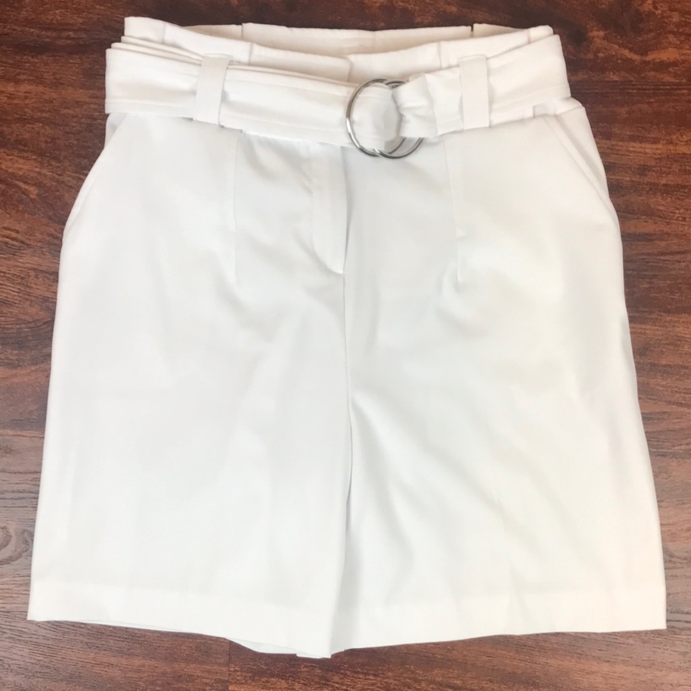 White paper bag bermuda shorts